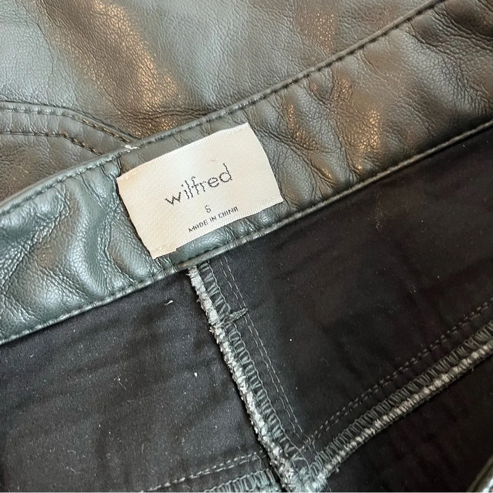 Aritzia Women's Size 6 Melina Vegan Leather Dark Green Cropped High Rise Pant - Picture 9 of 15